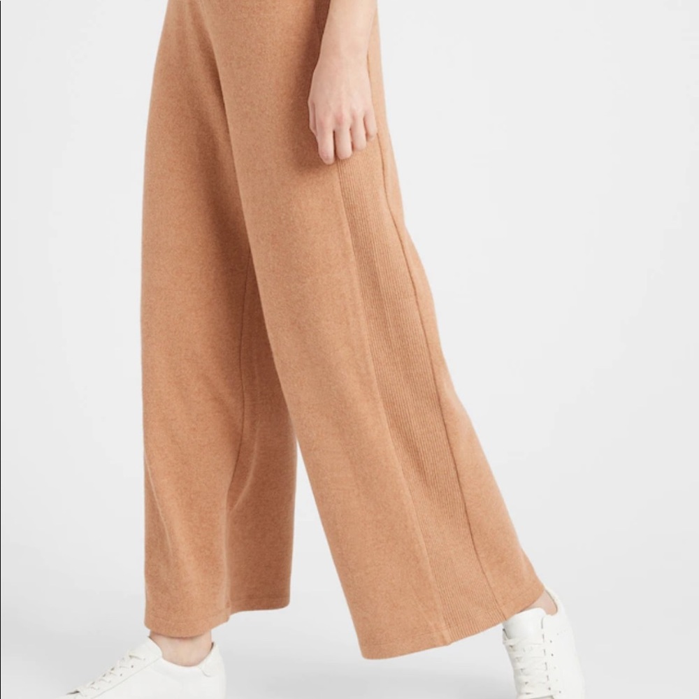 Banana Republic • Wide Leg Cozy Knit Pant • S (P)